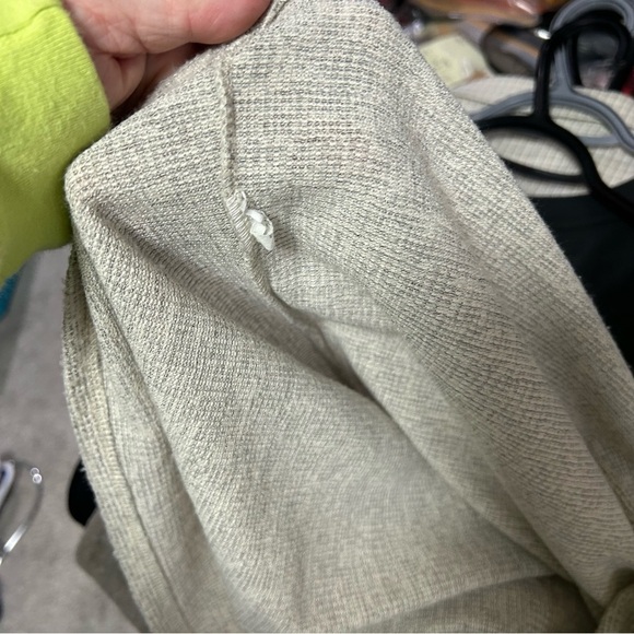 W5 Top - Picture 6 of 6